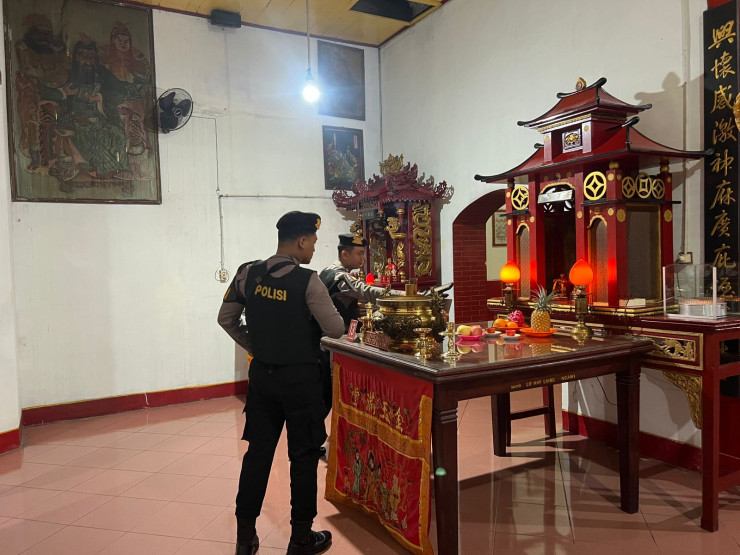 Polres Ngawi Siagakan Personel di Klenteng Sien Hien Kiong, Perayaan Imlek Berlangsung Kondusif