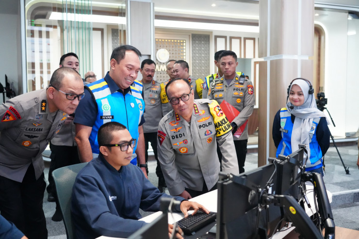 Wakapolri Pantau Arus Balik Nataru di Command Center Tol Jasa Marga Jatiasih