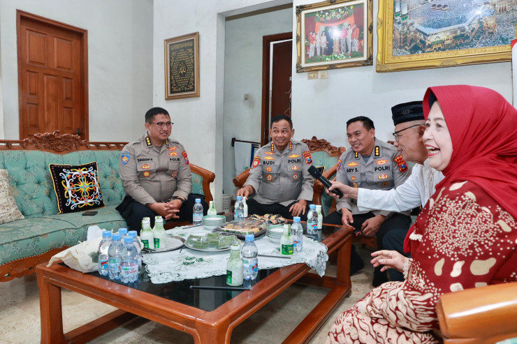 Peringati Hari Bhayangkara ke-79, Polda Jatim Anjangsana ke Purnawirawan Polri