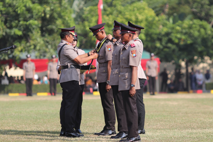Kapolda Jatim Lantik 971 Bintara Remaja Lulusan SPN Polda Jatim