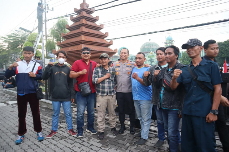 May Day Kondusif, Kapolrestabes Surabaya Sampaikan Apresiasi untuk Serikat Pekerja dan Mahasiswa