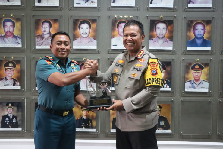 Jaga Dan Tingkatkan Soliditas, Komandan Brigif 2 Marinir Kunjungi Kapolresta Sidoarjo