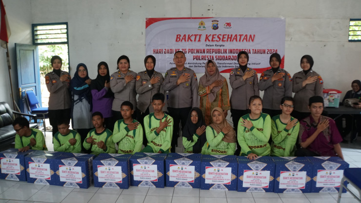 Polwan Polresta Sidoarjo Peduli Kesehatan Difabel