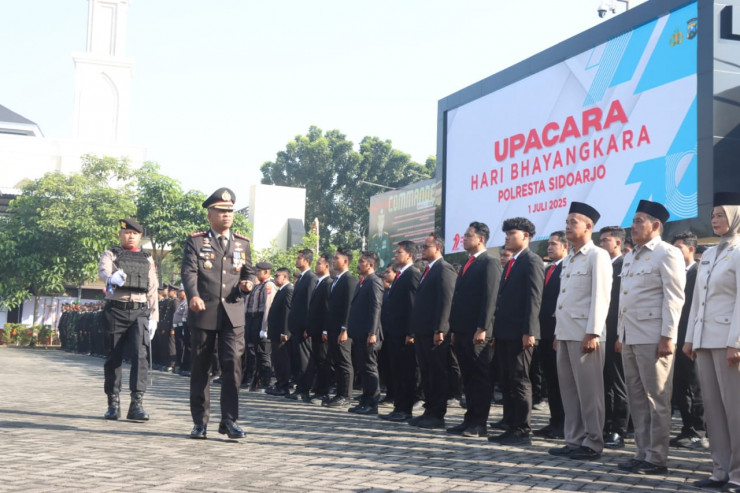 Kapolresta Sidoarjo Pimpin Upacara Hari Bhayangkara Ke-79