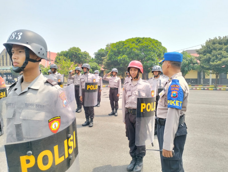 Cetak Polisi Humanis, 247 Siswa Diktukba SPN Polda Jatim Dibekali Teknik Dalmas
