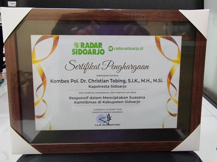 Kapolresta Sidoarjo Raih Penghargaan dari Radar Sidoarjo atas Dedikasi Jaga Kamtibmas