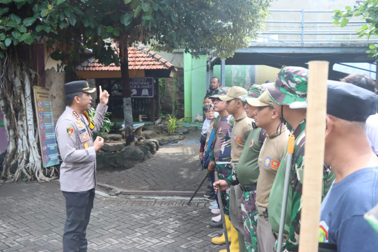 Kapolresta Sidoarjo Ikuti Apel Siaga Banjir dan Pengecekan Wilayah Terdampak
