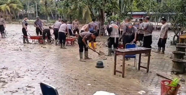 Gerak Cepat dalam Pemulihan Pascabencana Polri Pastikan Sekolah di Aceh Utara Siap Digunakan