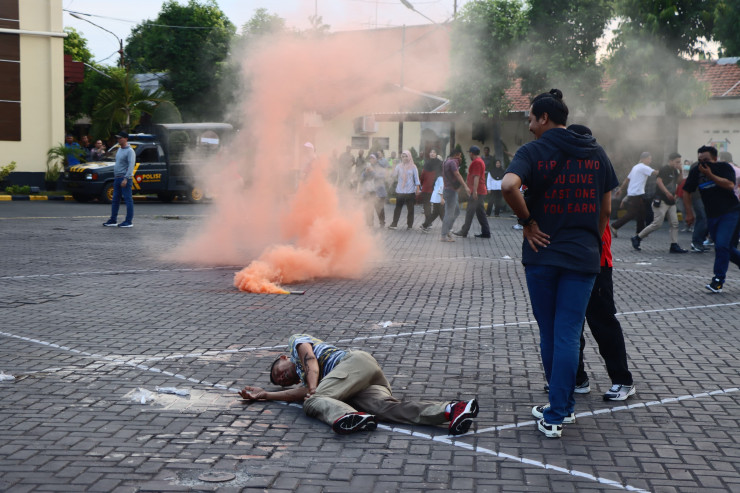 Personel Gabungan Polres Pasuruan Gelar Simulasi Sispamkota Siap Amankan Pilkada Serentak 2024