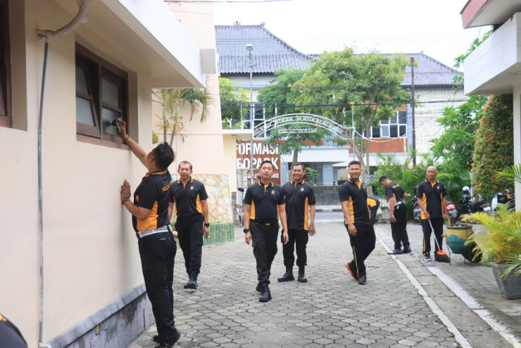 Sambut Hari Bhayangkara ke-79, Polres Bojonegoro Gelar Bakti Religi di Sejumlah Tempat Ibadah