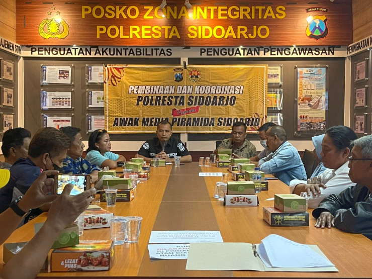 Humas Polresta Sidoarjo Gelar Piramida bersama Wartawan Online