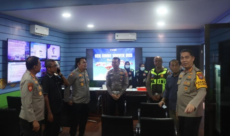 Satgas Ops Lilin Semeru Polda Jatim Cek Pospam Terminal Purabaya Pastikan Pelayanan Maksimal