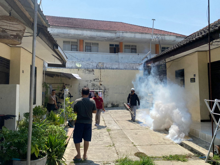 Cegah DBD, Siedokkes Polresta Malang Kota Lakukan Fogging