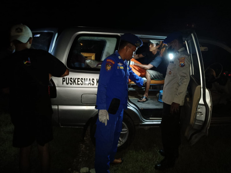 Dua Hari Dilakukan Pencarian Polisi Berhasil Evakuasi Nelayan yang Hilang di Perairan Lamongan