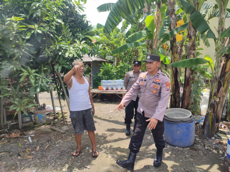 Anggota Sat Binmas Polresta Sidoarjo Silaturahmi Idul Fitri ke Penggerak P2B di Desa Jati