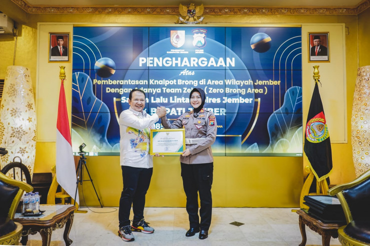Satlantas Polres Jember Raih Penghargaan Dari Bupati Jember