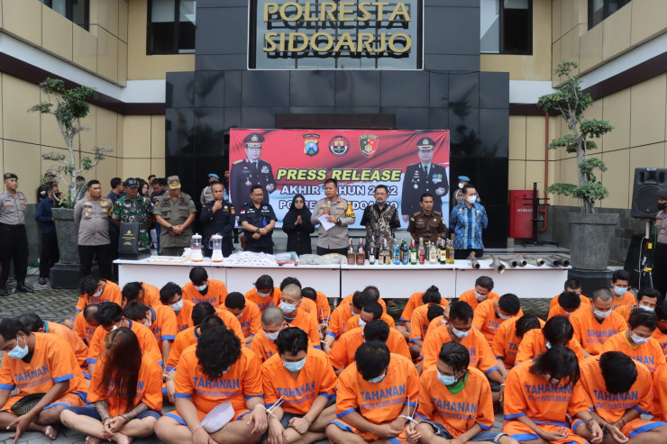 Akhir Tahun 2022, Polresta Sidoarjo Musnahkan Barang Bukti