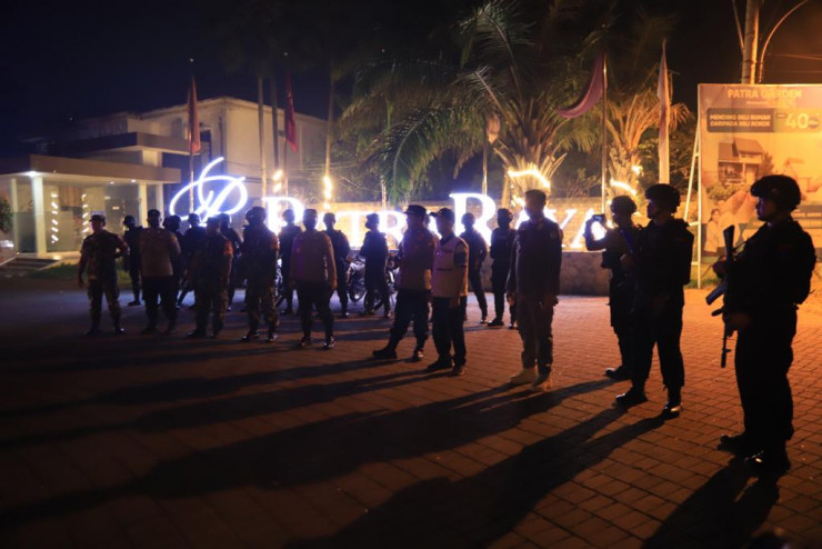 Polres Gresik Terjunkan Puluhan Personel Gelar Patroli berskala Besar